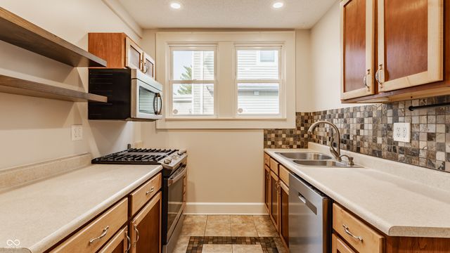 325 E 37th Street, Indianapolis, IN 46205