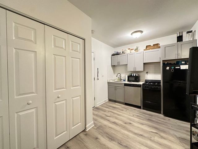 5710 N WINTHROP Avenue 107, Chicago, IL 60660