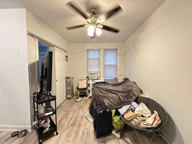 5710 N WINTHROP Avenue 107, Chicago, IL 60660