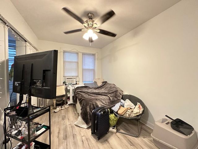 5710 N WINTHROP Avenue 107, Chicago, IL 60660