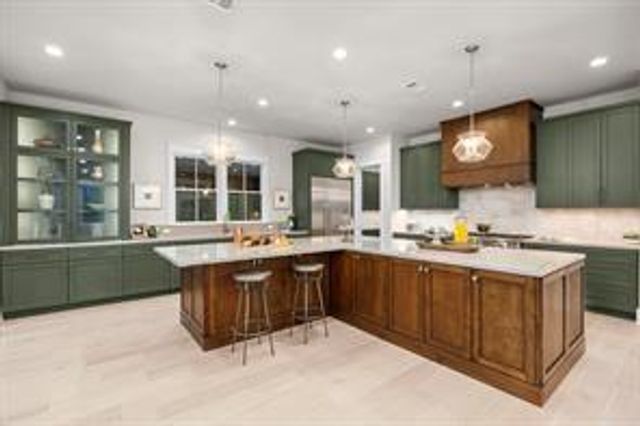 2019 Saxon Drive, Houston, TX 77018