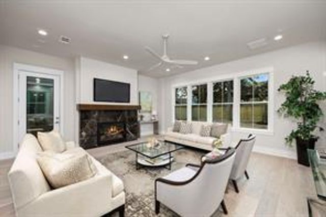 2019 Saxon Drive, Houston, TX 77018