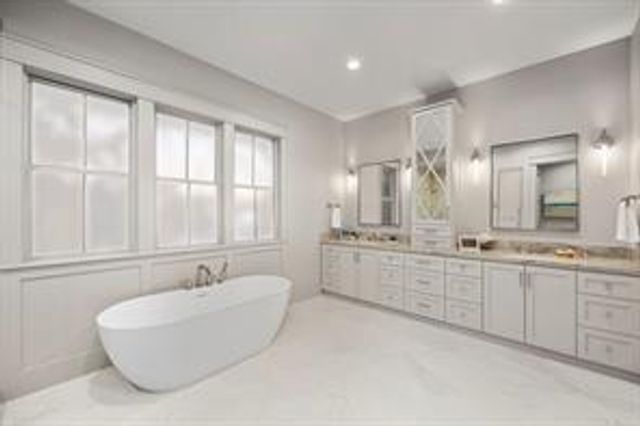 2019 Saxon Drive, Houston, TX 77018