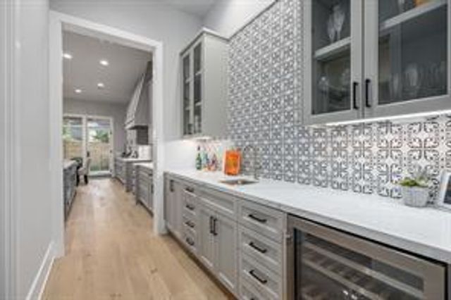 2019 Saxon Drive, Houston, TX 77018