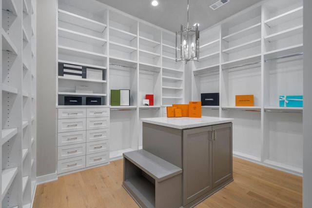 2019 Saxon Drive, Houston, TX 77018