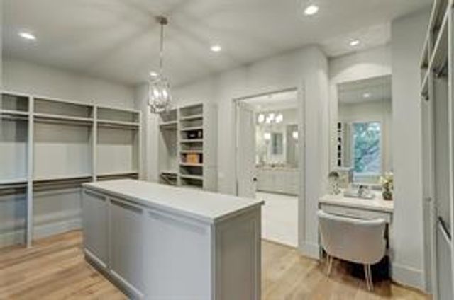 2019 Saxon Drive, Houston, TX 77018
