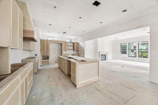 2019 Saxon Drive, Houston, TX 77018