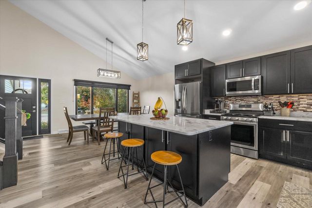 7005 63rd AVENUE, Kenosha, WI 53142