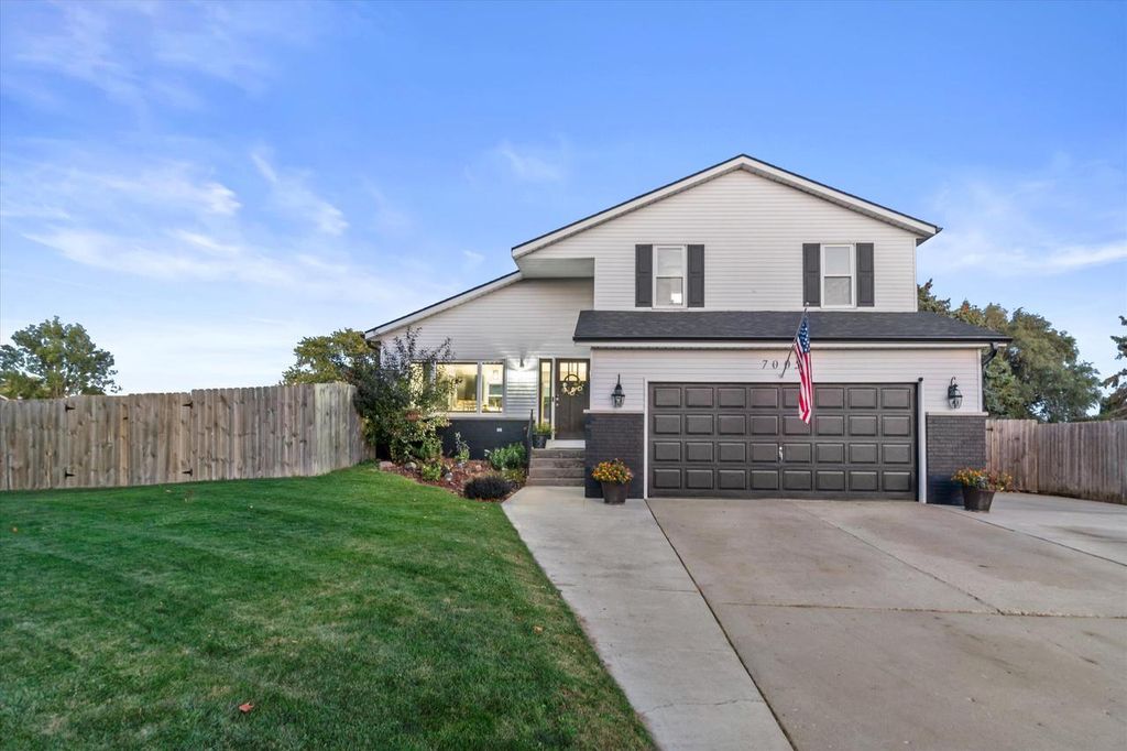 7005 63rd AVENUE, Kenosha, WI 53142