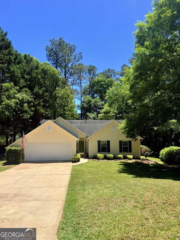 176 Flagman Street, Dawsonville, GA 30534