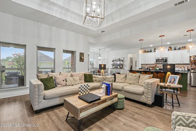 6682 Sugarcane Circle, Ocean Springs, MS 39564