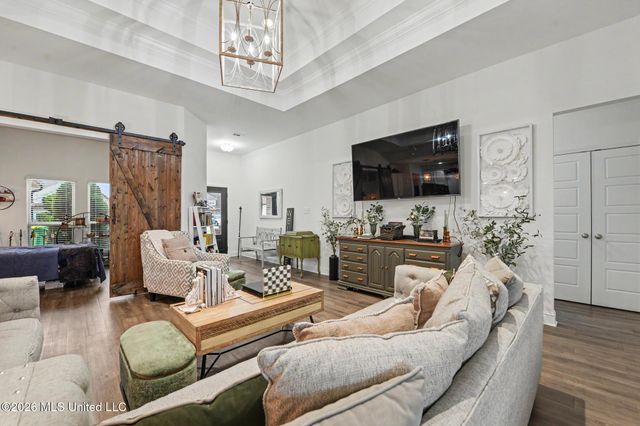 6682 Sugarcane Circle, Ocean Springs, MS 39564