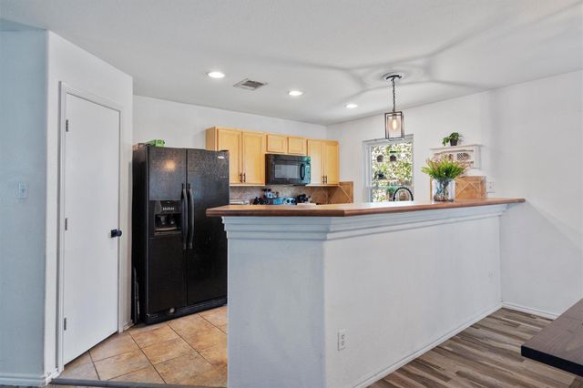 4202 Kings Canyon DR, Taylor, TX 76574