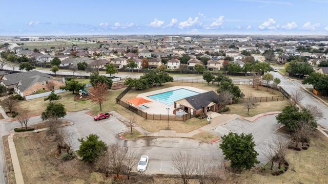 4202 Kings Canyon DR, Taylor, TX 76574