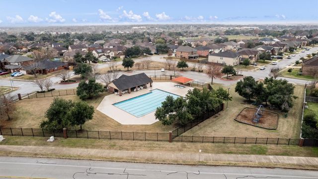 4202 Kings Canyon DR, Taylor, TX 76574