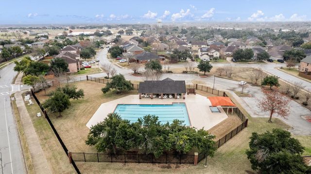 4202 Kings Canyon DR, Taylor, TX 76574