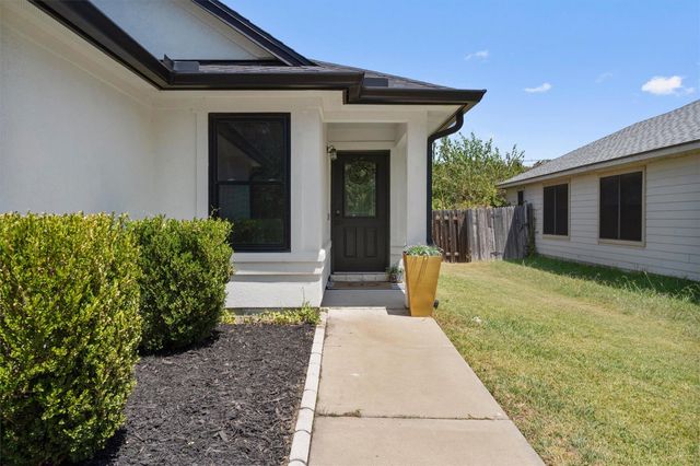 4202 Kings Canyon DR, Taylor, TX 76574