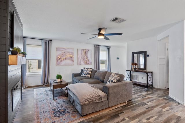 4202 Kings Canyon DR, Taylor, TX 76574