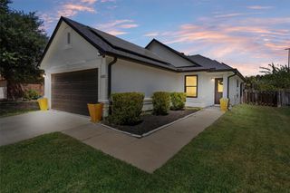 4202 Kings Canyon DR, Taylor, TX 76574