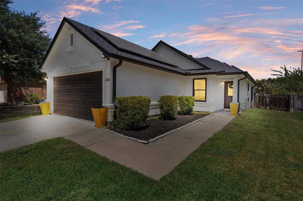 4202 Kings Canyon DR, Taylor, TX 76574