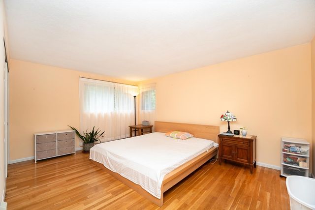 6 Tufts 6, Lexington, MA 02421