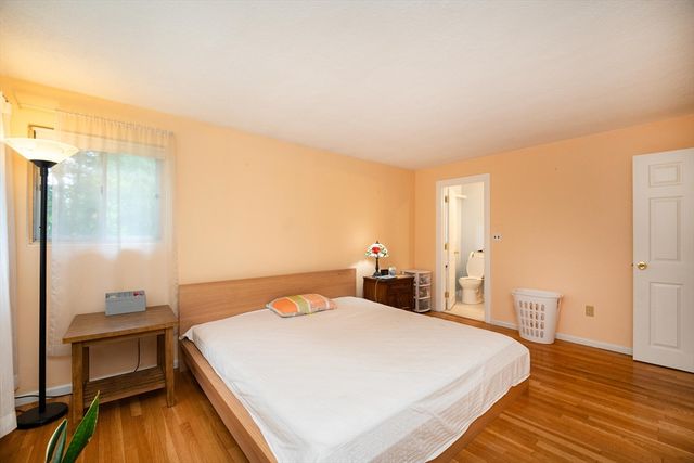 6 Tufts 6, Lexington, MA 02421