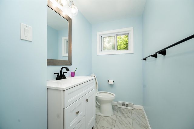 6 Tufts 6, Lexington, MA 02421