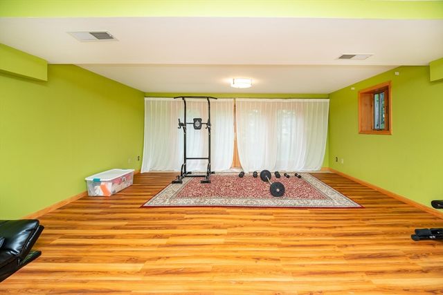 6 Tufts 6, Lexington, MA 02421