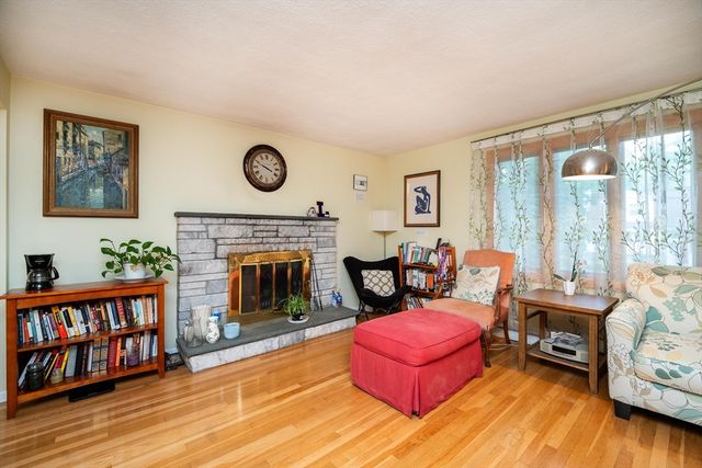 6 Tufts 6, Lexington, MA 02421