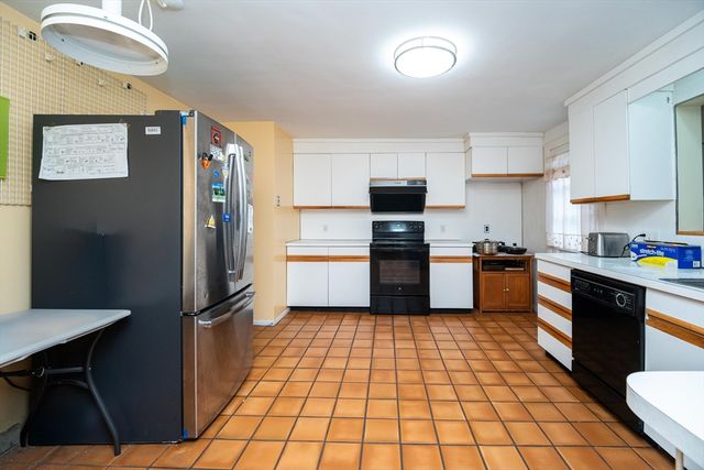 6 Tufts 6, Lexington, MA 02421
