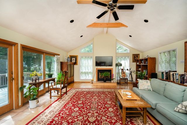 6 Tufts 6, Lexington, MA 02421