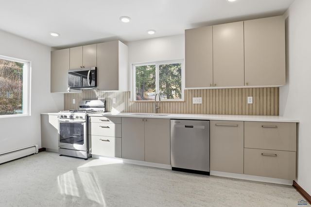 109 3RD ST, Lead, SD 57754