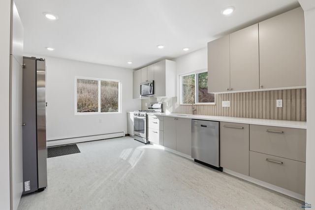 109 3RD ST, Lead, SD 57754