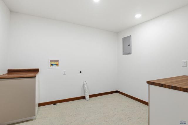 109 3RD ST, Lead, SD 57754