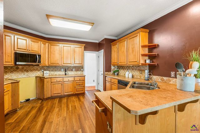 235 Lake Lillian Drive, Perry, GA 31069