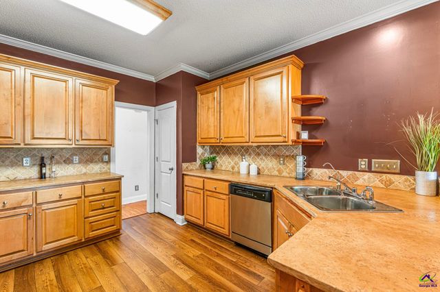 235 Lake Lillian Drive, Perry, GA 31069