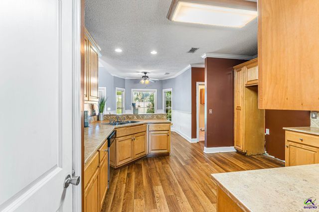 235 Lake Lillian Drive, Perry, GA 31069