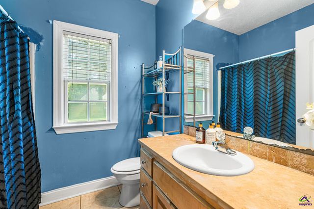 235 Lake Lillian Drive, Perry, GA 31069