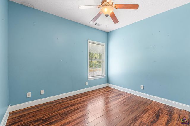 235 Lake Lillian Drive, Perry, GA 31069