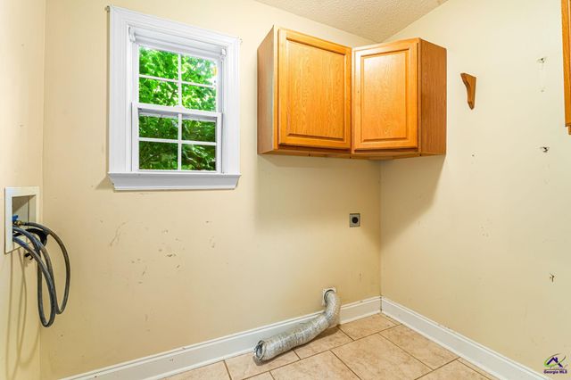 235 Lake Lillian Drive, Perry, GA 31069