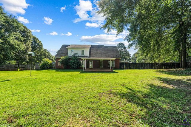 235 Lake Lillian Drive, Perry, GA 31069