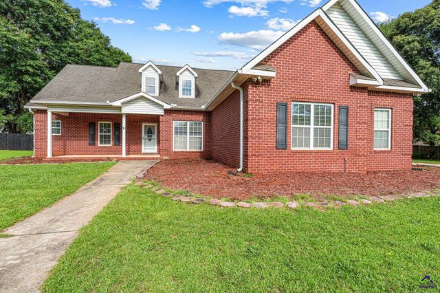 235 Lake Lillian Drive, Perry, GA 31069