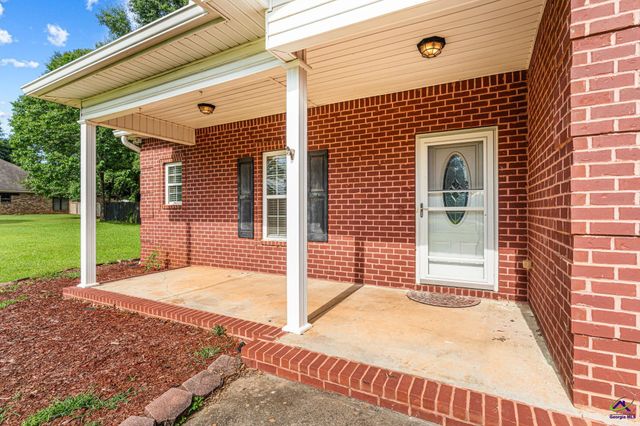 235 Lake Lillian Drive, Perry, GA 31069