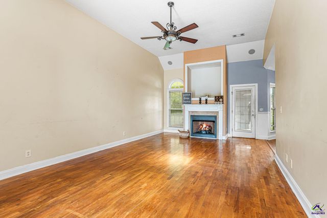 235 Lake Lillian Drive, Perry, GA 31069
