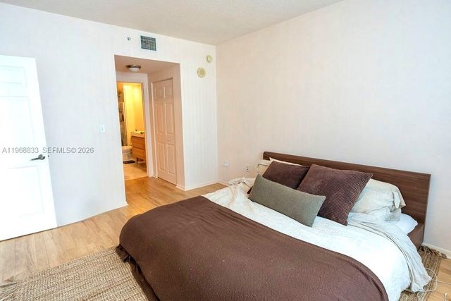 2000 N Bayshore Dr 1003, Miami, FL 33137