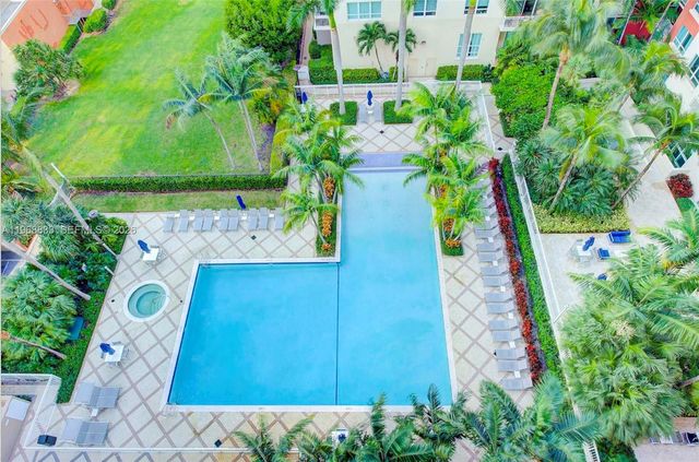 2000 N Bayshore Dr 1003, Miami, FL 33137