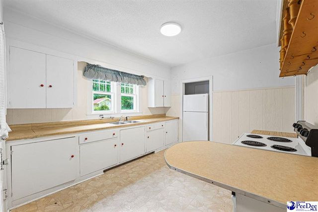 1403 Poinsett, Florence, SC 29505