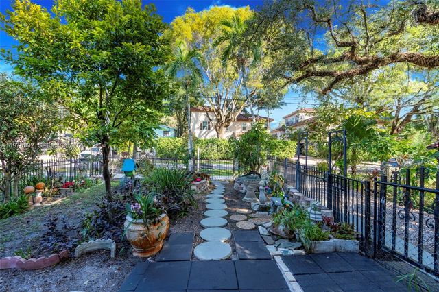 2361 SW 18th Ave, Fort Lauderdale, FL 33315