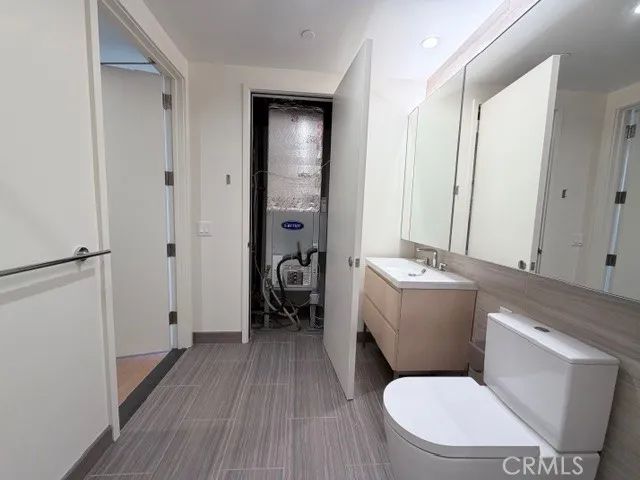 877 Francisco Street 1921, Los Angeles, CA 90017
