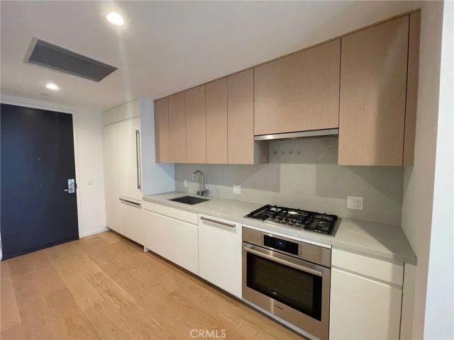 877 Francisco Street 1921, Los Angeles, CA 90017